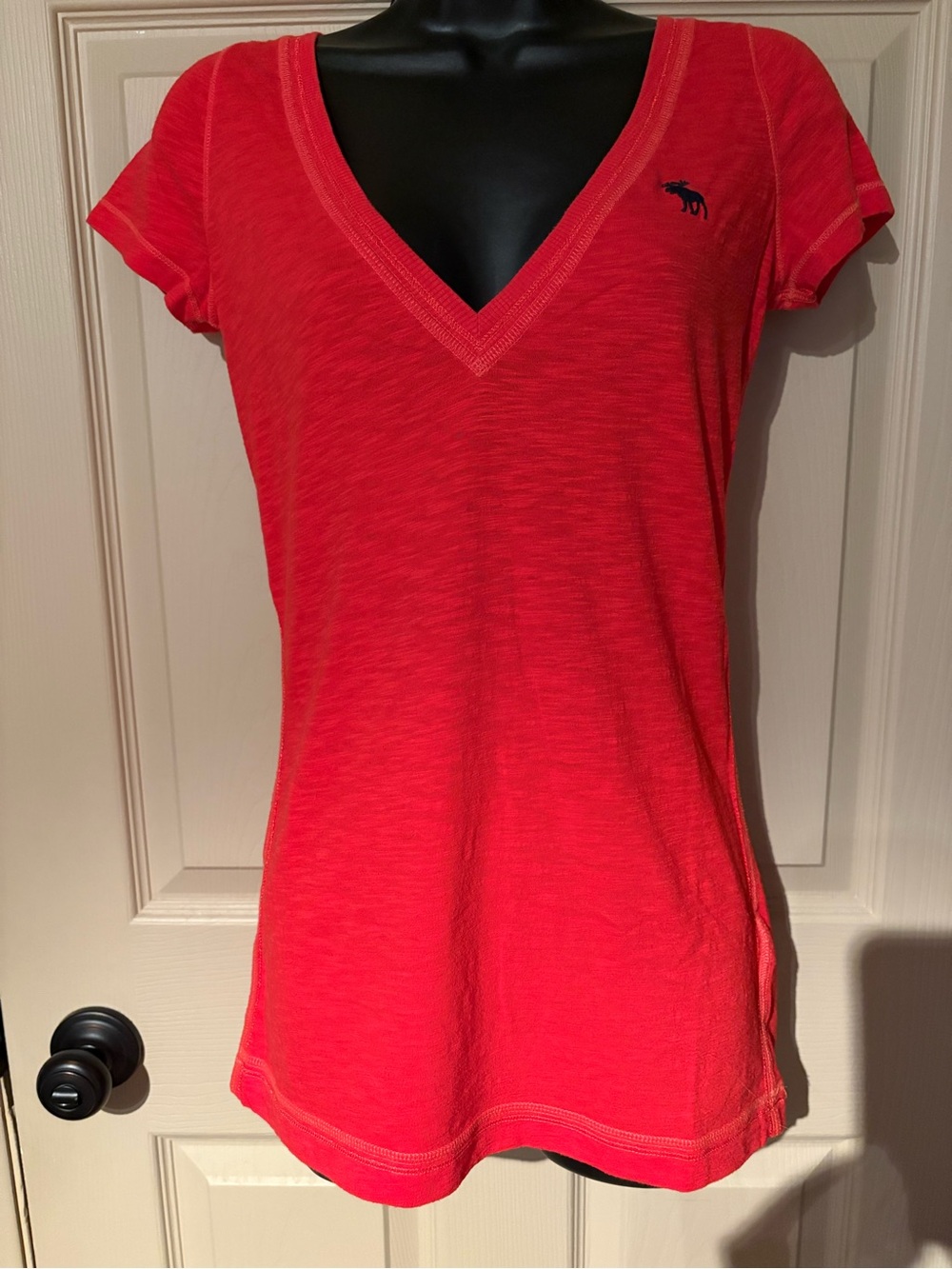 Women’s, Abercrombie & Fitch Red V-Neck Moose Logo Tee - M